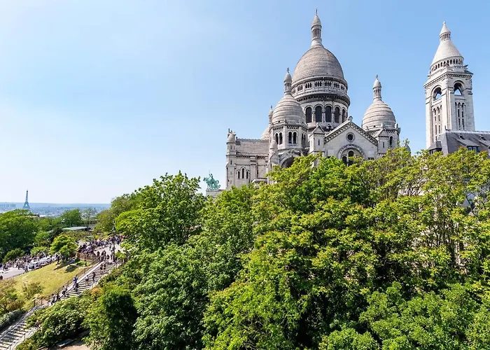 In Front Of The Sacre Coeur - 2 Bedrooms With Elevator Daire