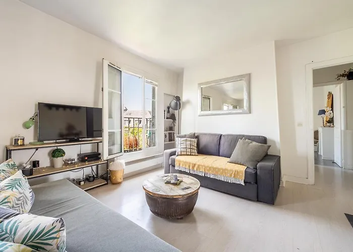 In Front Of The Sacre Coeur - 2 Bedrooms With Elevator Daire *