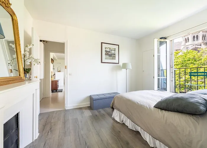 In Front Of The Sacre Coeur - 2 Bedrooms With Elevator Daire *