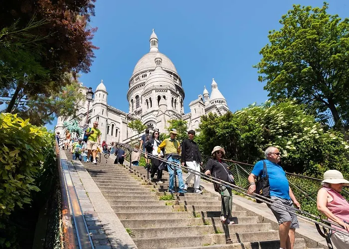 In Front Of The Sacre Coeur - 2 Bedrooms With Elevator * Paris