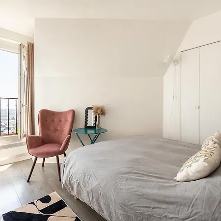 Apartament In Front Of The Sacre Coeur - 2 Bedrooms With Elevator Paryż