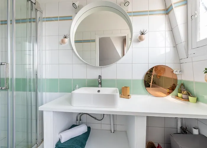 In Front Of The Sacre Coeur - 2 Bedrooms With Elevator Paris