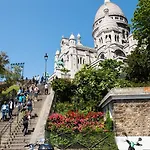 In Front Of The Sacre Coeur - 2 Bedrooms With Elevator 파리