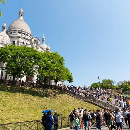 In Front Of The Sacre Coeur - 2 Bedrooms With Elevator דירה