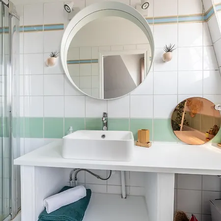 In Front Of The Sacre Coeur - 2 Bedrooms With Elevator פריז